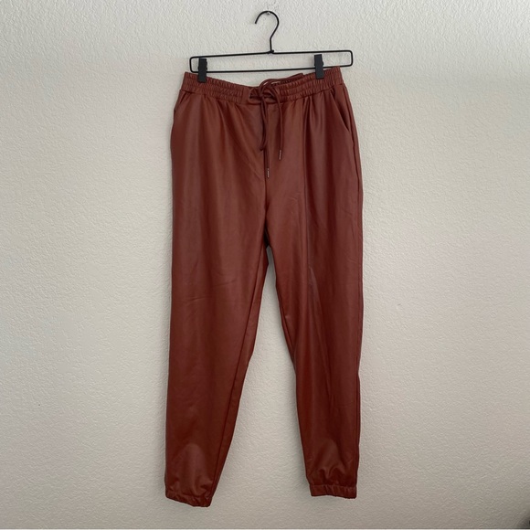 21 SAINTS Women's Medium Brown Faux Leather Jogger Pant - Picture 9 of 9